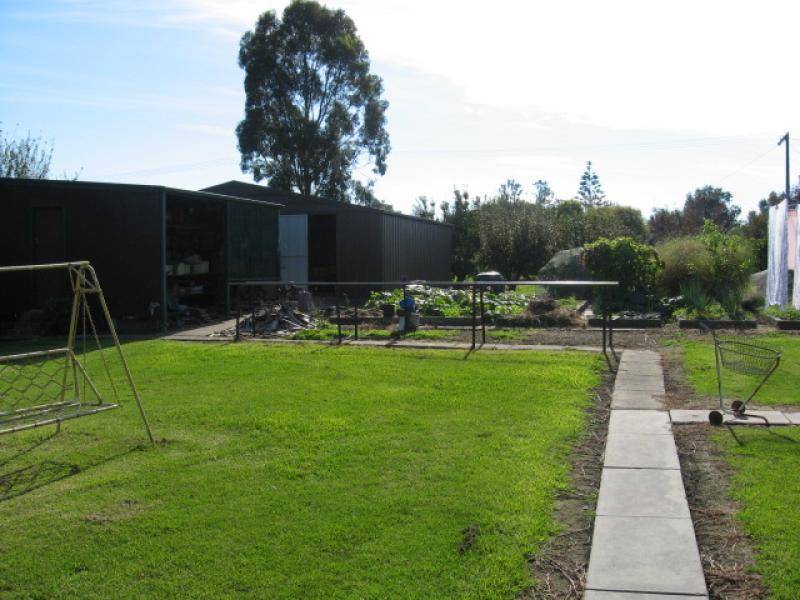 19 SCOTT STREET, Orbost VIC 3888