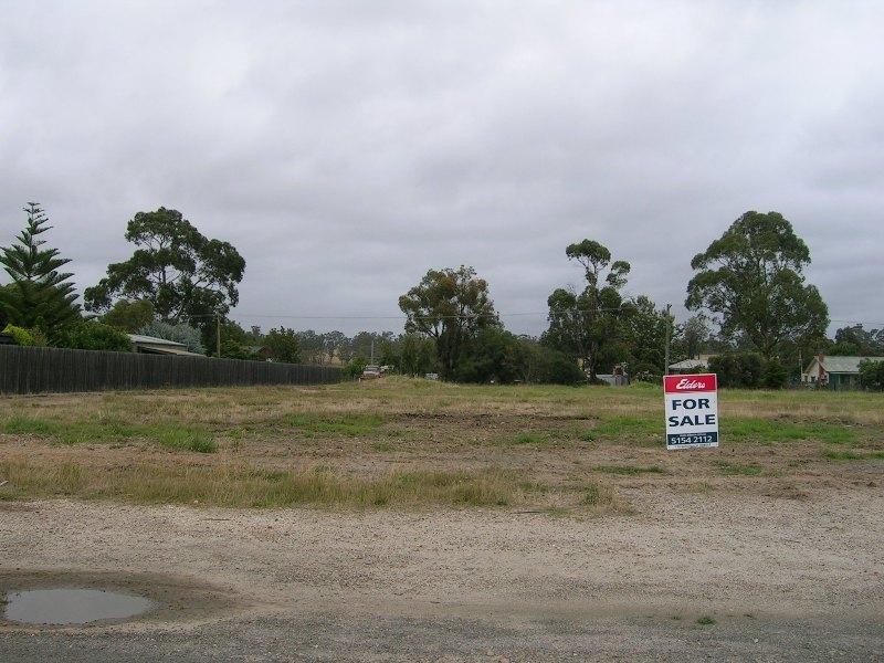 37 BOWERS STREET, Orbost VIC 3888