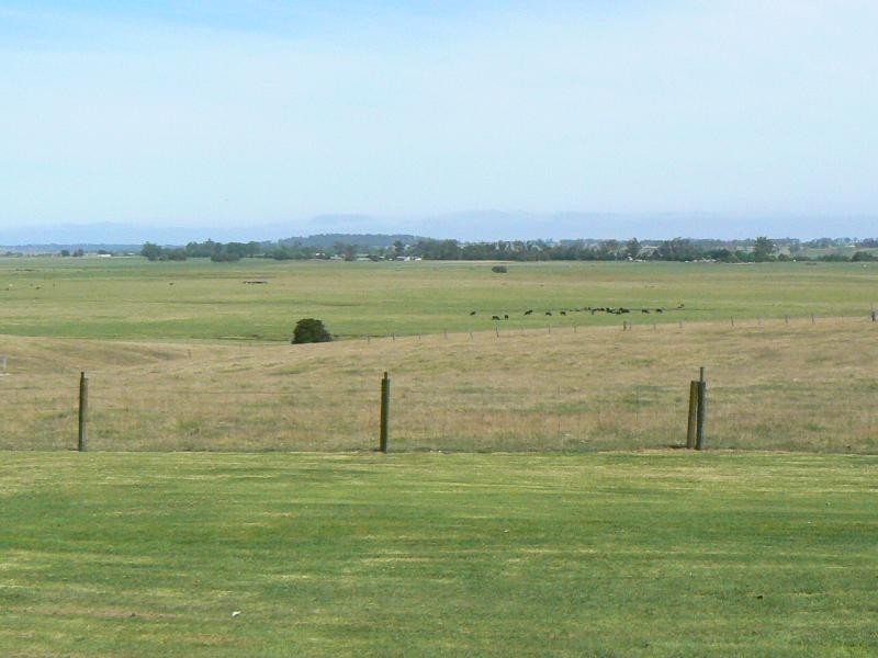 33 IRVINES ROAD, Orbost VIC 3888