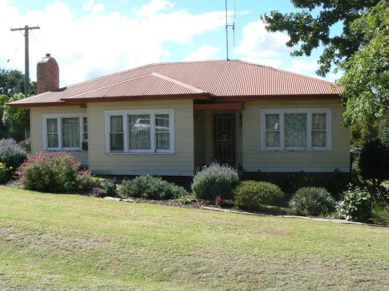 18 Tennyson Street, Orbost VIC 3888