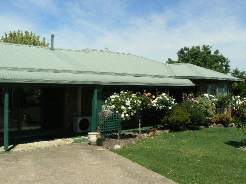 14 BOUNDARY ROAD, Orbost VIC 3888