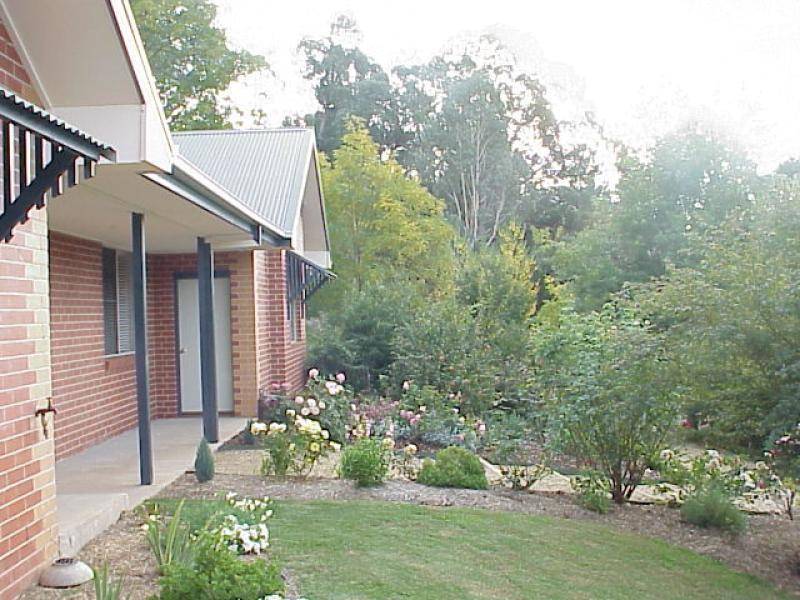 8 LACHLAN COURT,, Bright VIC 3741