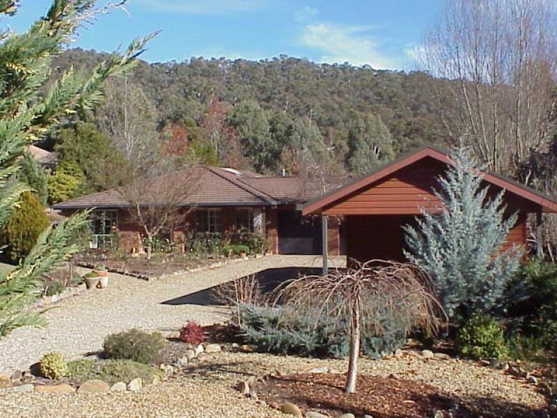 1 IARIAS LANE,, Bright VIC 3741