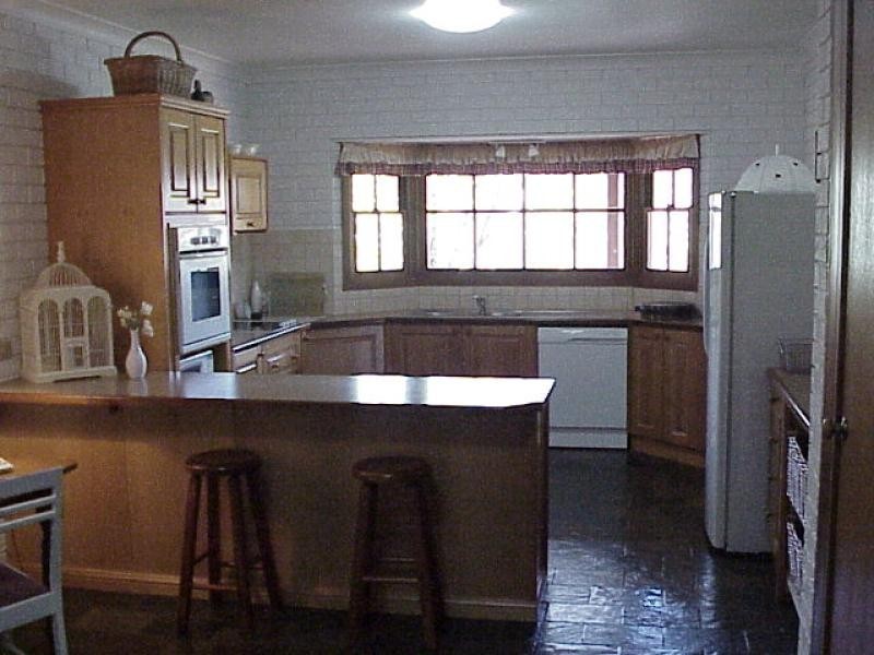 8 BARBERRY COURT, Bright VIC 3741