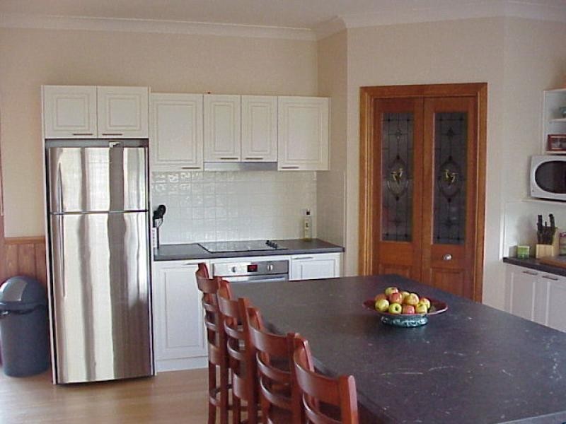 7 BLACKWOOD BOWL, Bright VIC 3741