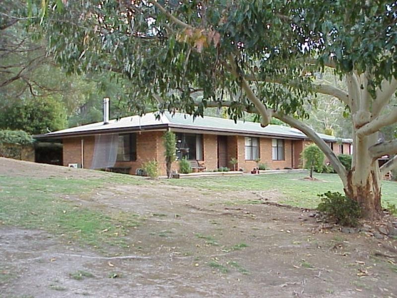 15 IARIAS LANE, Bright VIC 3741