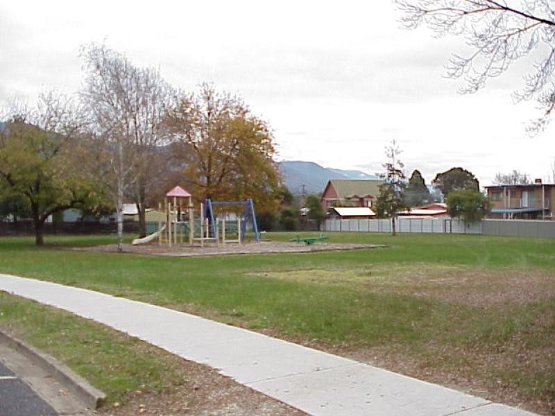 110 Lakeside Avenue, Mount Beauty VIC 3699