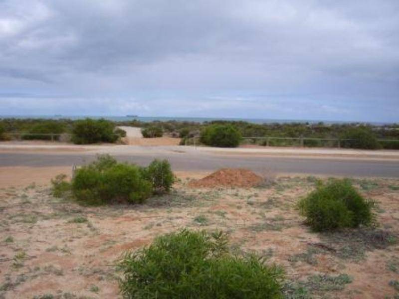 33 SURFSIDE TERRACE, Drummond Cove WA 6532