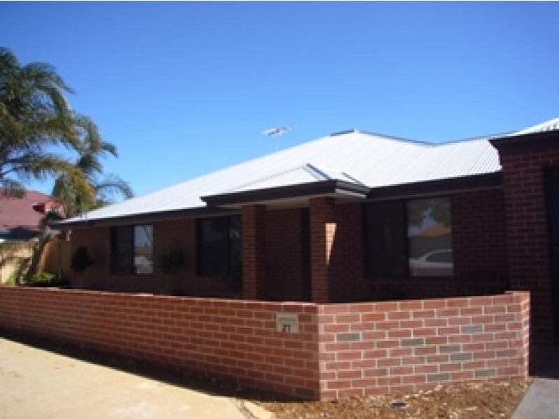 27 CENTRAL ROAD, Wonthella WA 6530