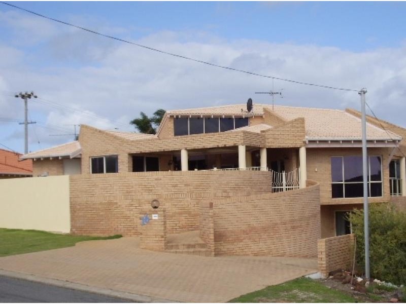 16 SANDOWN CLOSE, Tarcoola Beach WA 6530