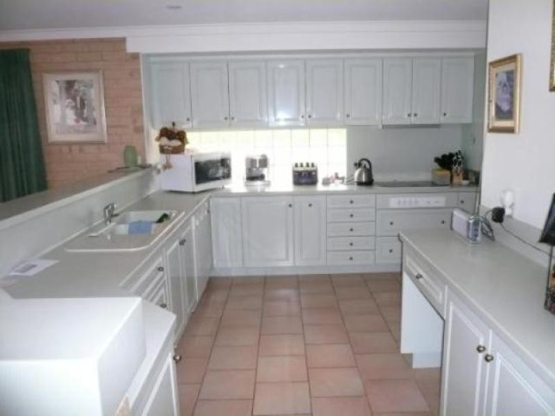 16 SANDOWN CLOSE, Tarcoola Beach WA 6530