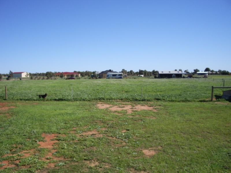 16 POLWARTH PARADE, Deepdale WA 6532