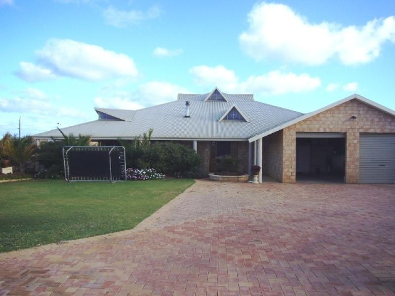 19 TERSONIA WAY, Strathalbyn WA 6530