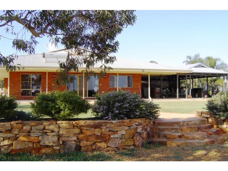 101 Valentine Road, North Eradu WA 6532