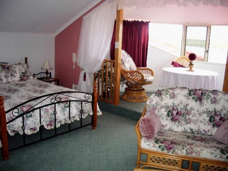 13 SOMERSET PLACE, Cape Burney WA 6532