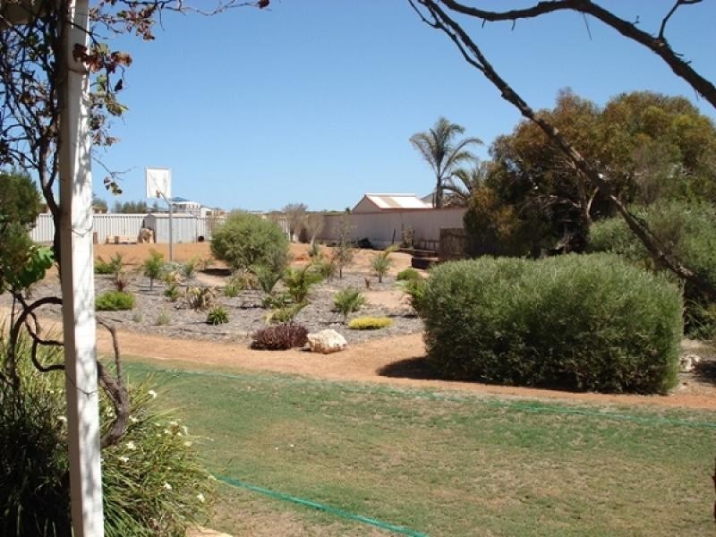 39 Eakins Crescent, Wandina WA 6530