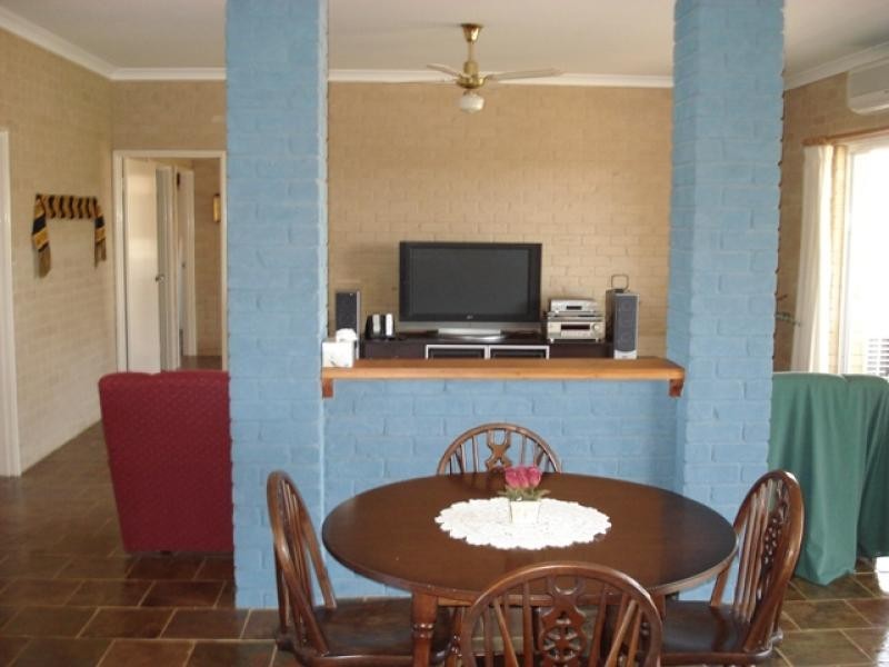 39 Eakins Crescent, Wandina WA 6530