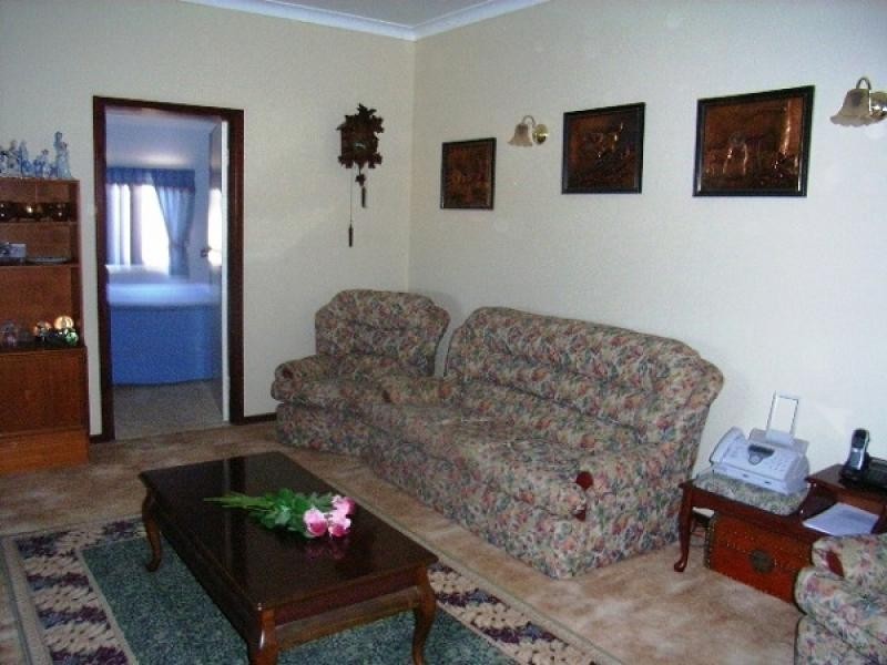 101 Hall Road, Waggrakine WA 6530