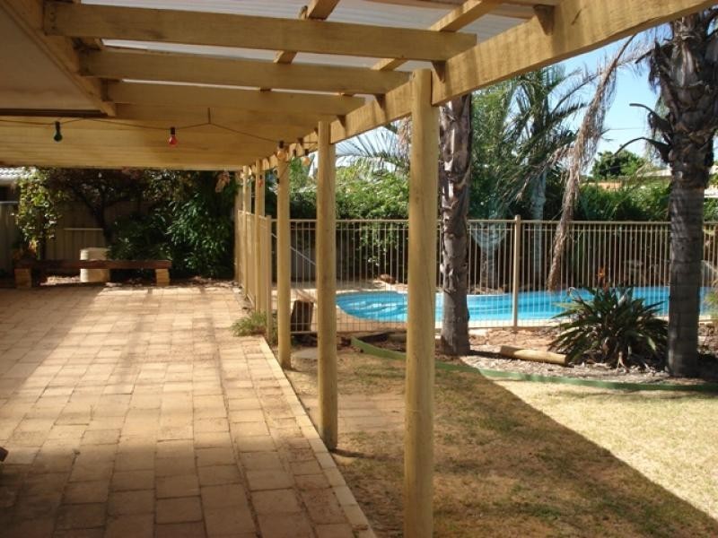 6 Hibiscus Street, Utakarra WA 6530