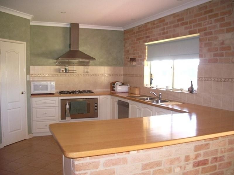32 Stuart Road, Moresby WA 6530
