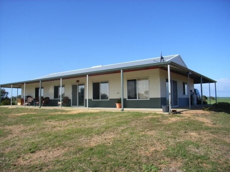 4 Meadow Lane, Walkaway WA 6528