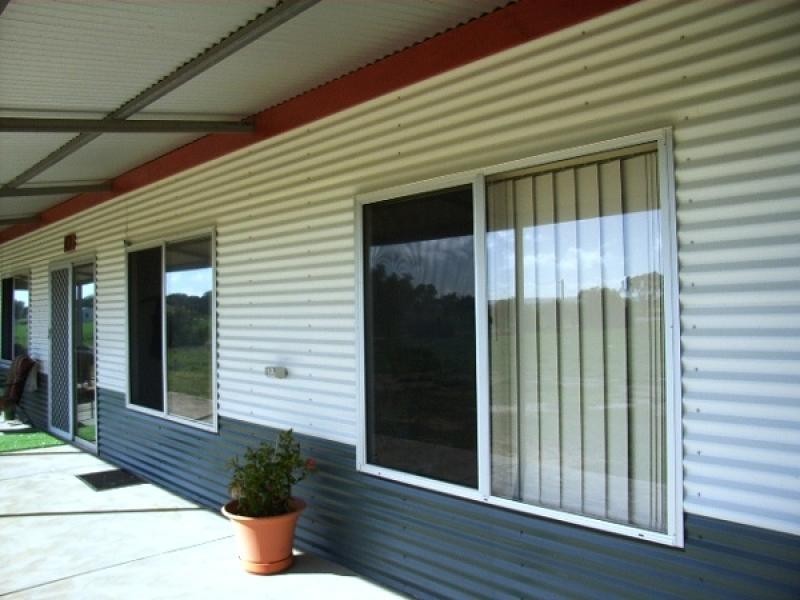 4 Meadow Lane, Walkaway WA 6528