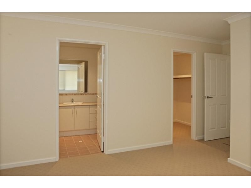 150 Glenfield Beach Drive, Glenfield WA 6532