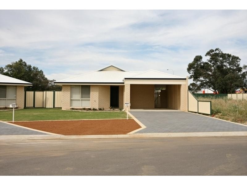 32 A Cairncross Street, Beresford WA 6530