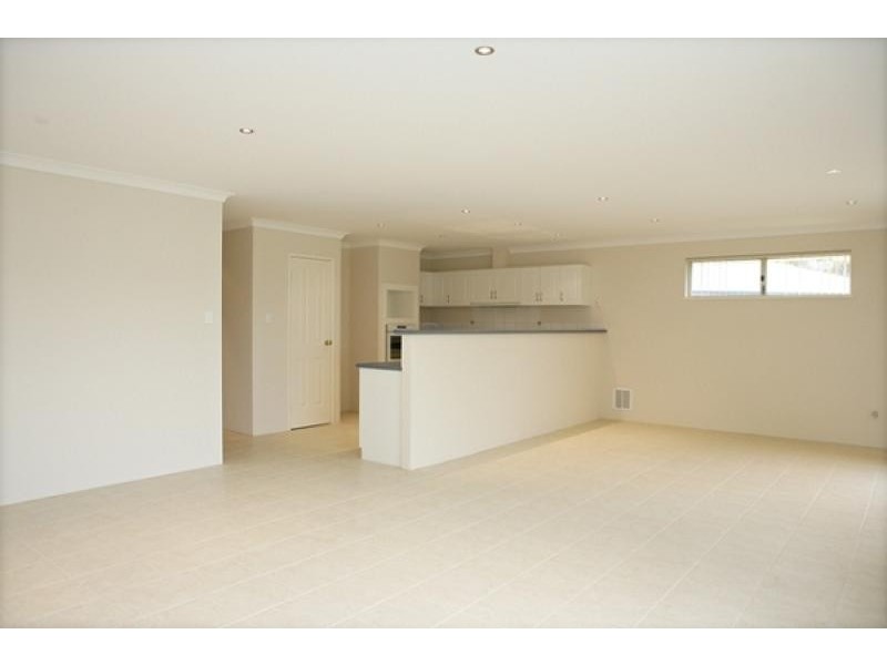 32 A Cairncross Street, Beresford WA 6530