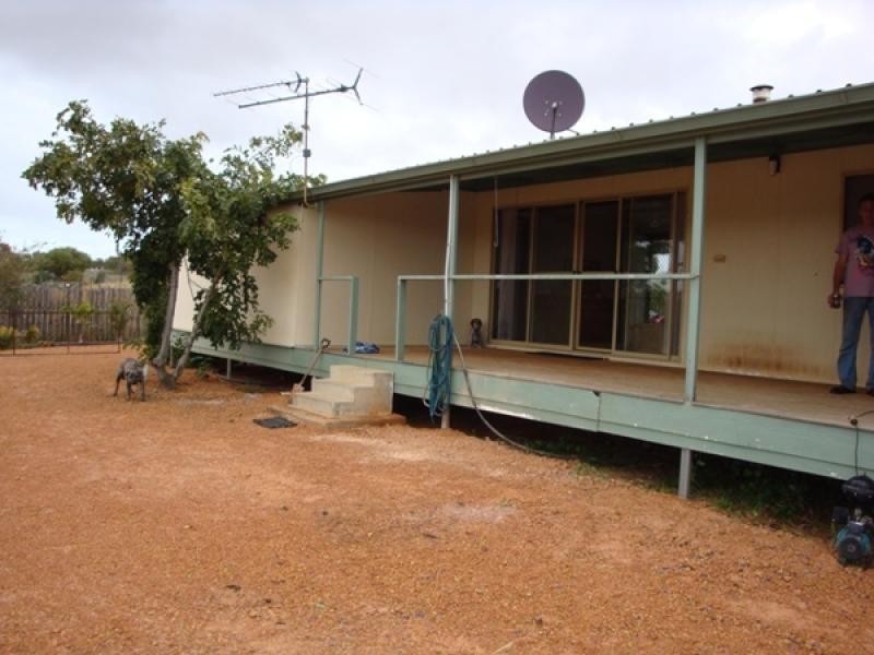 5 Elliott Street, Isseka WA 6535