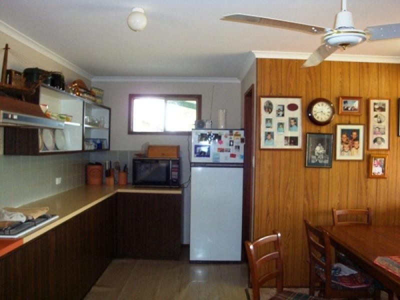 5 Elliott Street, Isseka WA 6535