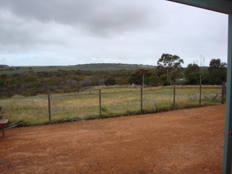 5 Elliott Street, Isseka WA 6535