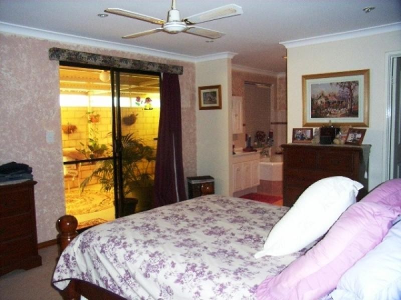 219 Giles Road, Moonyoonooka WA 6532