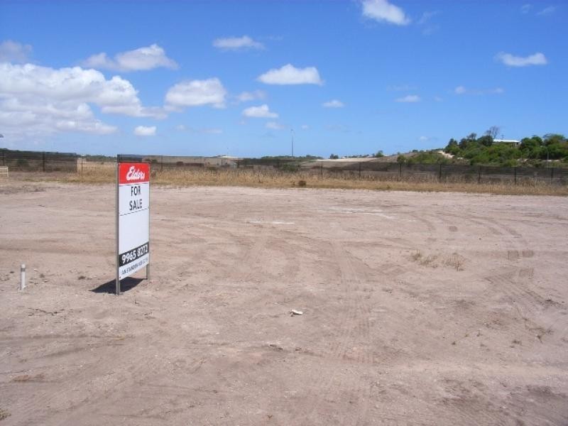 24 Reef Boulevard, Drummond Cove WA 6532