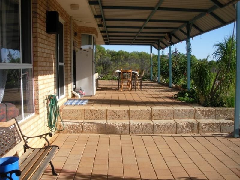 65 Albert Road, Waggrakine WA 6530