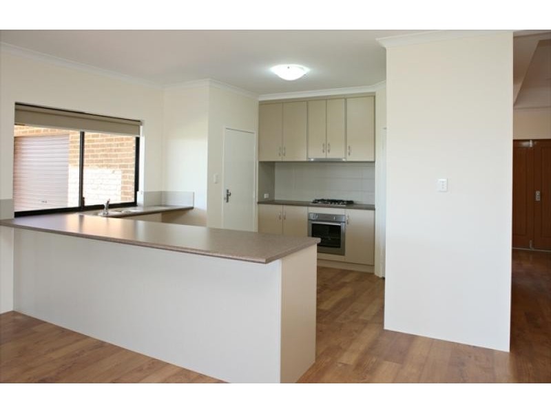 11 Colonen Street, Wandina WA 6530