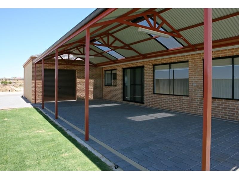 11 Colonen Street, Wandina WA 6530