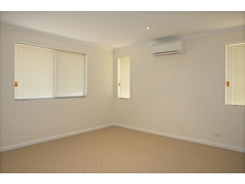 150 Glenfield Beach Drive, Glenfield WA 6532