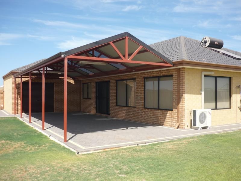 11 Colonen Street, Wandina WA 6530