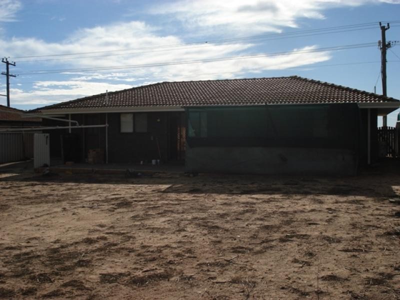 198 Chapman Valley Road, Waggrakine WA 6530