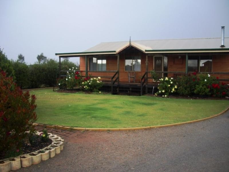 7 Dressage Circle, Deepdale WA 6532