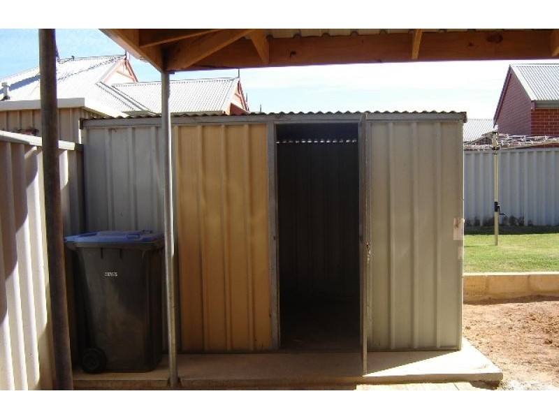 6 Whitfield Place, Beachlands WA 6530