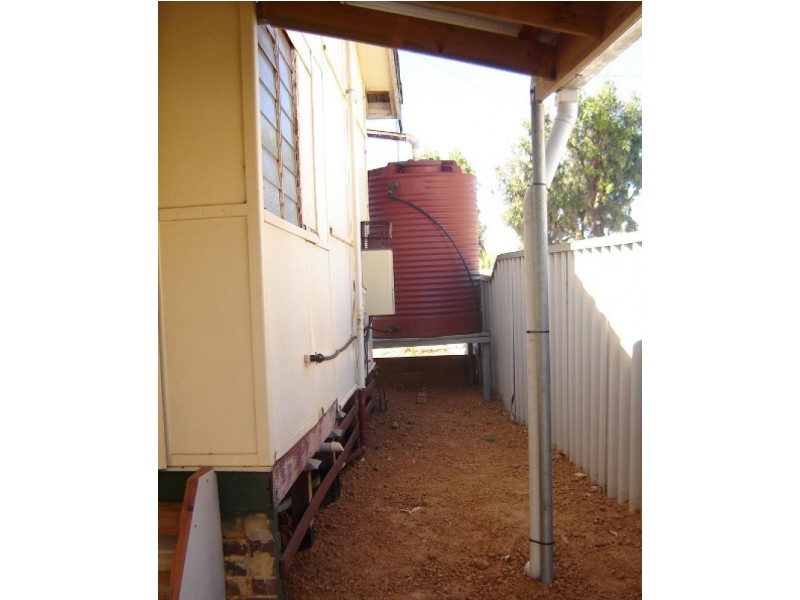 6 Whitfield Place, Beachlands WA 6530