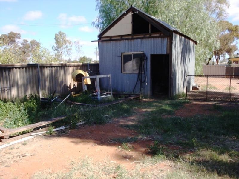 99 Hepburn Street, Mount Magnet WA 6638