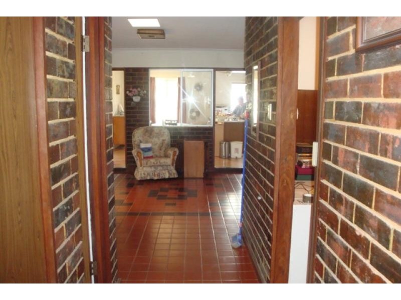 7 Alexander Drive, Glenfield WA 6532