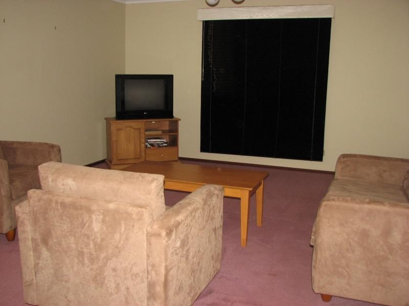 18 Kurrajong, Newman WA 6753