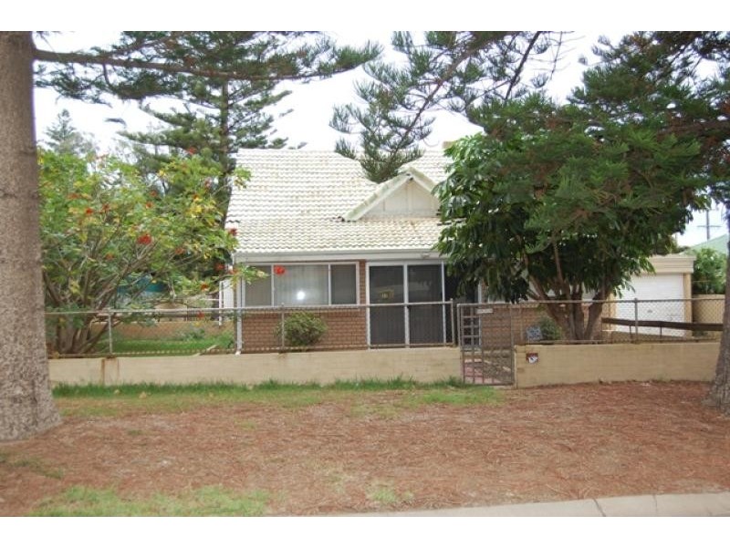 11 Jose Street, Beachlands WA 6530