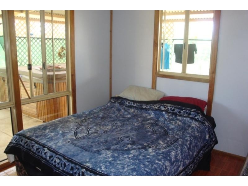 25 Eastough Street, Nanson WA 6532