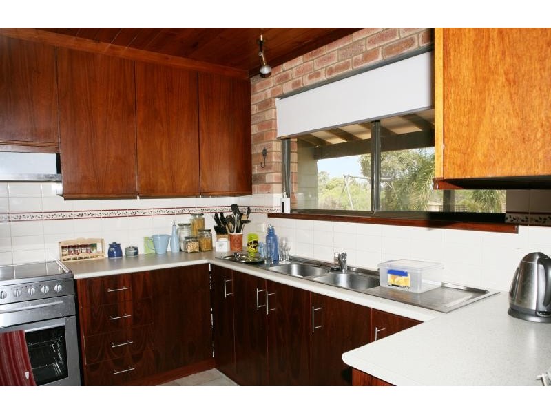 295 David Road, Waggrakine WA 6530