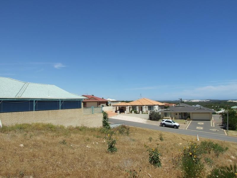 9 Pelican Rise, Wandina WA 6530